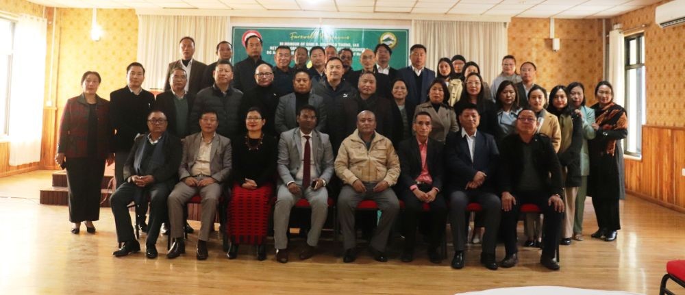 Binchilo with others during farewell prog on December 20